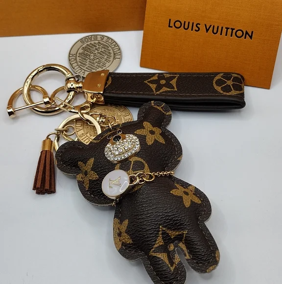 LOUIS VUITTON LV ZIPPER PULL CHARM - Lime | Mercari Louis Vuitton Trunks&Bags Zip Pulls, Keychain/Bag Charm display picture 1